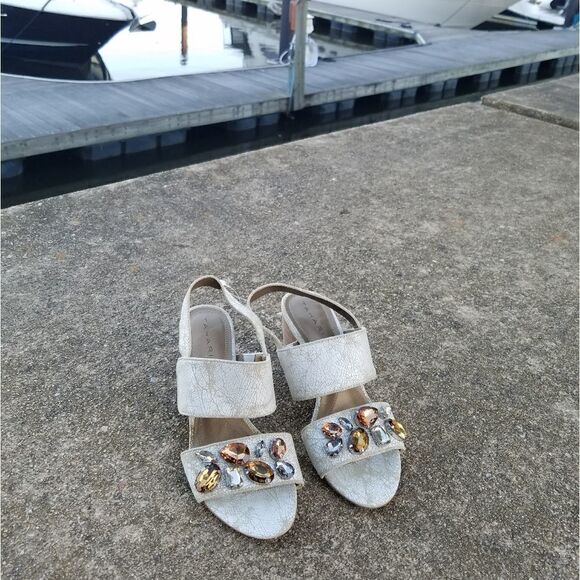 Tahari heels  - Picture 13 of 16